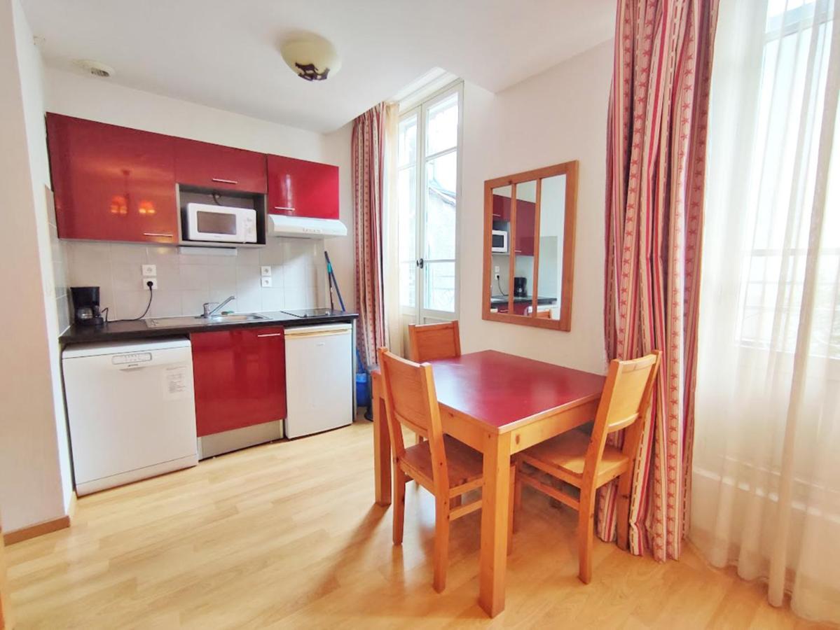 Le Bouquetin, Studio, Centre Luchon, Wifi, Casier A Skis, Ascenseur, 3 Personnes Bagnères-de-Luchon Exterior foto