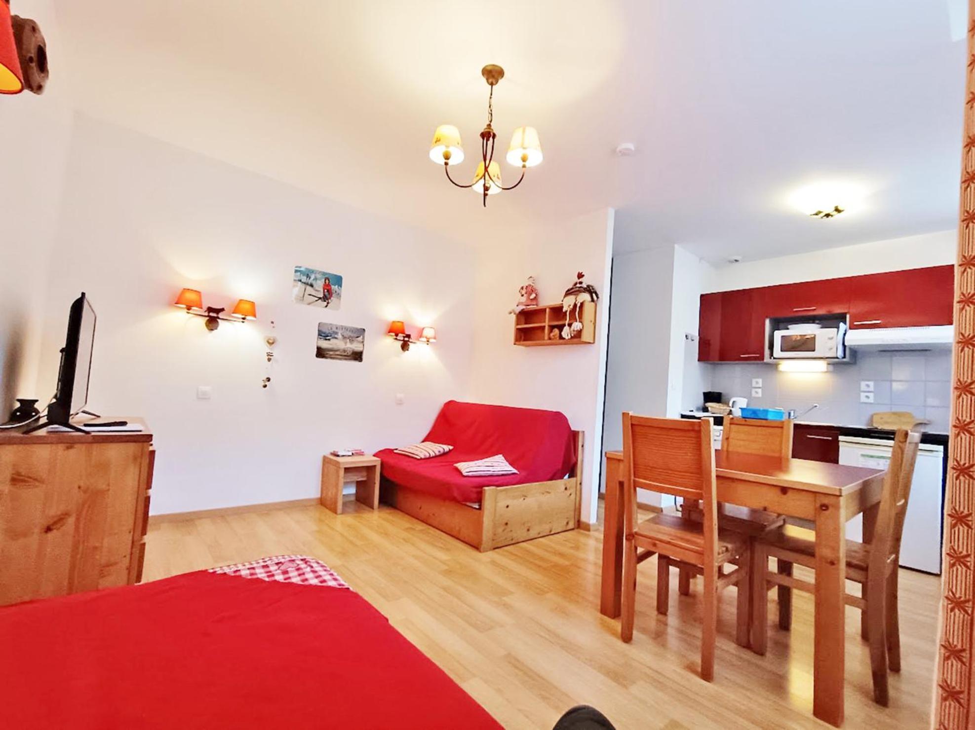 Le Bouquetin, Studio, Centre Luchon, Wifi, Casier A Skis, Ascenseur, 3 Personnes Bagnères-de-Luchon Exterior foto