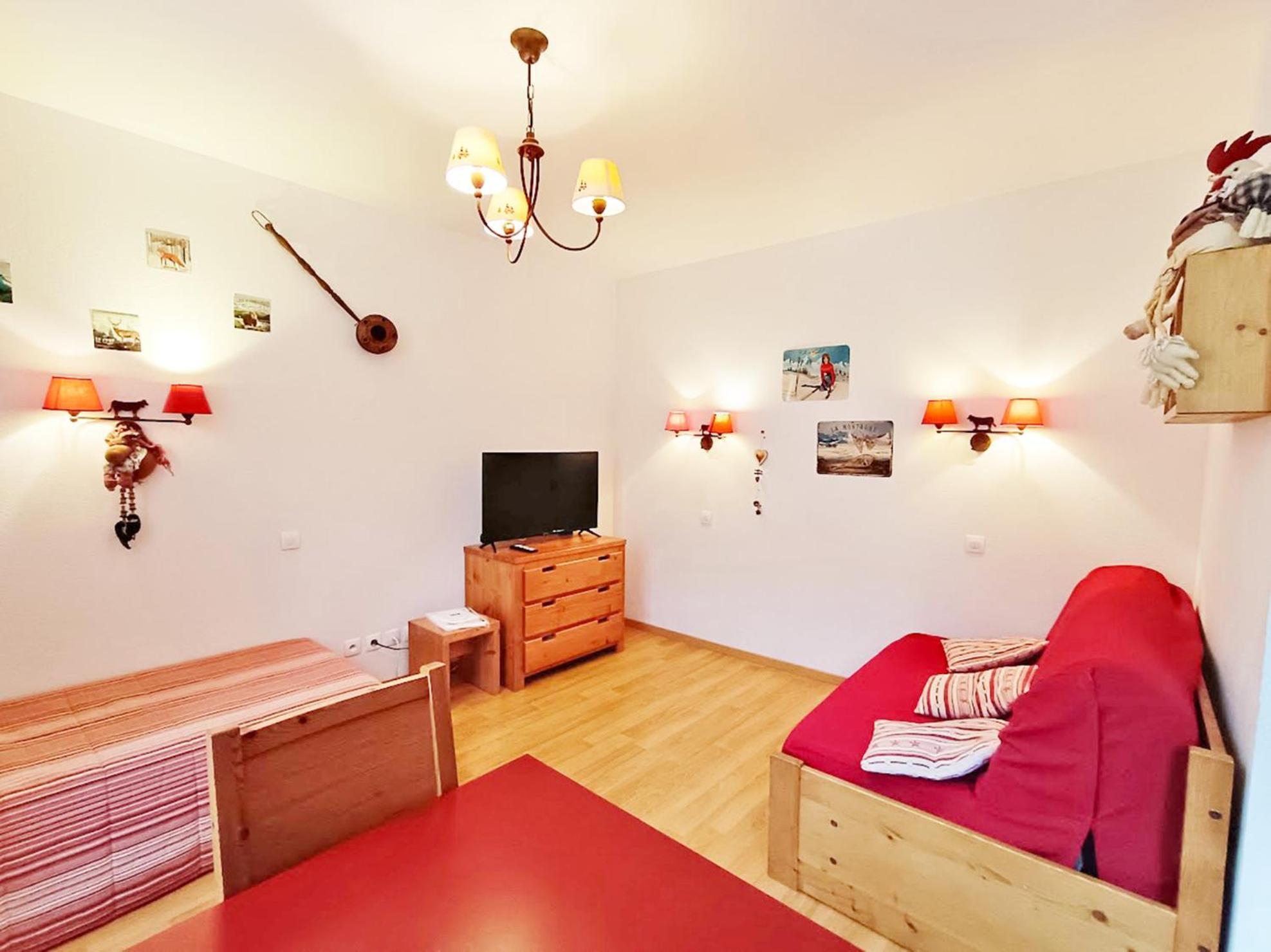 Le Bouquetin, Studio, Centre Luchon, Wifi, Casier A Skis, Ascenseur, 3 Personnes Bagnères-de-Luchon Exterior foto